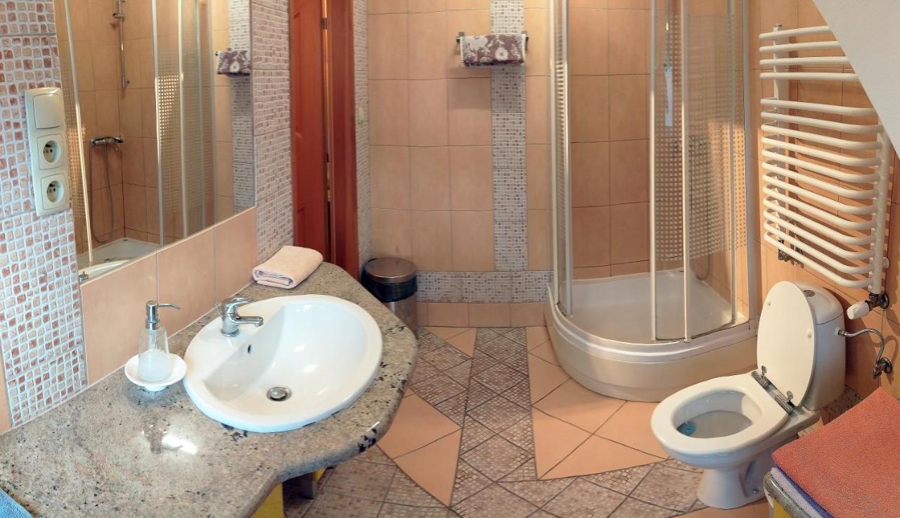 Pensjonat Europa Brzeziny Ngoại thất bức ảnh